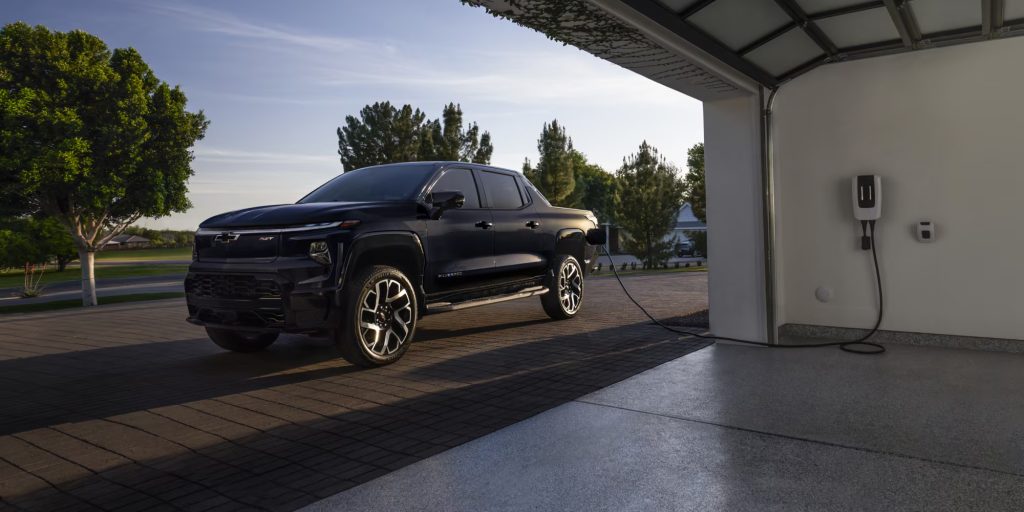 Chevrolet Silverado HD Charging