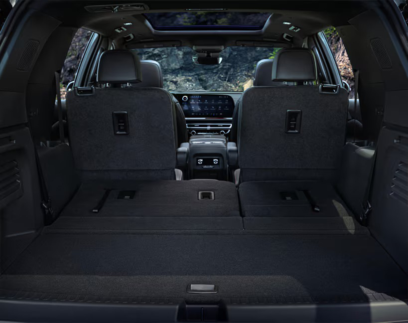 2025 Chevrolet Traverse trunk interior