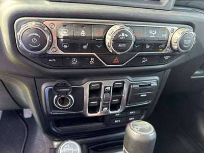 2019 Jeep Wrangler Unlimited Sahara Altitude 4x4