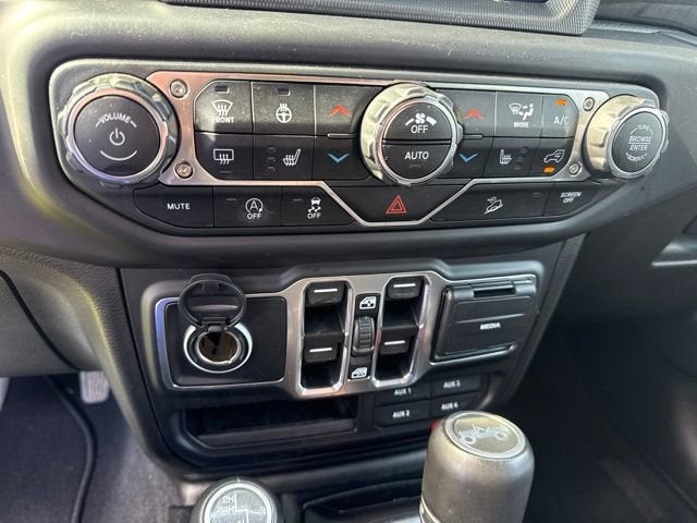 2019 Jeep Wrangler Unlimited Sahara Altitude 4x4