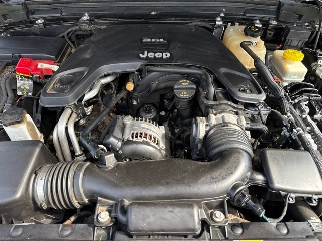 2019 Jeep Wrangler Unlimited Sahara Altitude 4x4