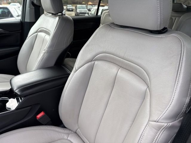 2021 Jeep Grand Cherokee L Laredo 4x2