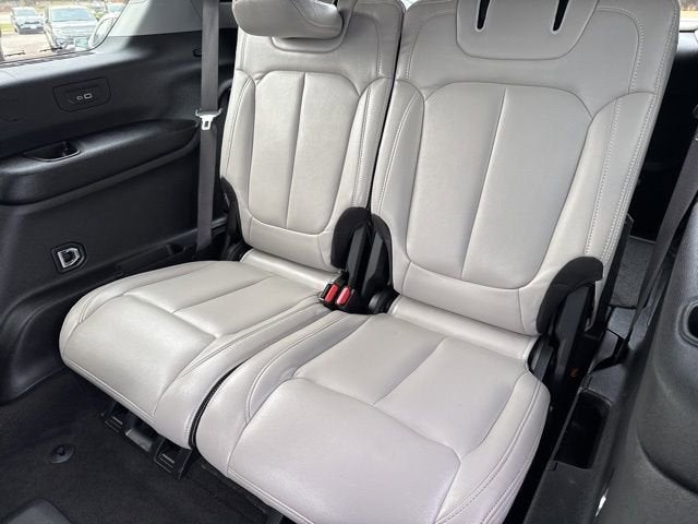 2021 Jeep Grand Cherokee L Laredo 4x2