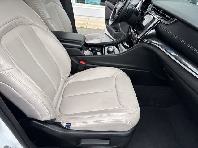 2021 Jeep Grand Cherokee L Laredo 4x2