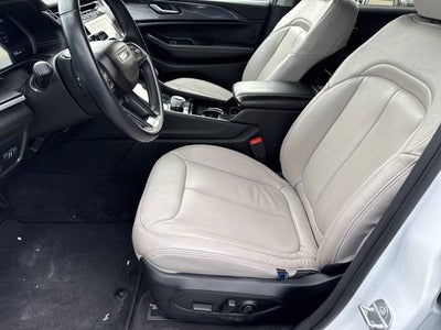 2021 Jeep Grand Cherokee L Laredo 4x2