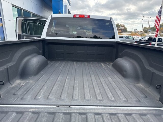 2023 RAM 1500 Classic SLT Crew Cab 4x2 5'7" Box