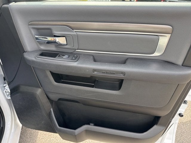 2023 RAM 1500 Classic SLT Crew Cab 4x2 5'7" Box