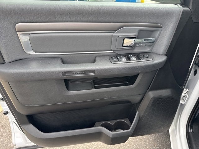 2023 RAM 1500 Classic SLT Crew Cab 4x2 5'7" Box