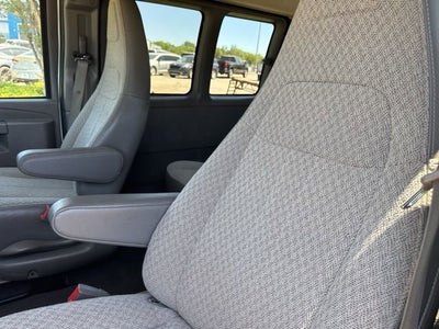 2024 Chevrolet Express Passenger 3500 1LT