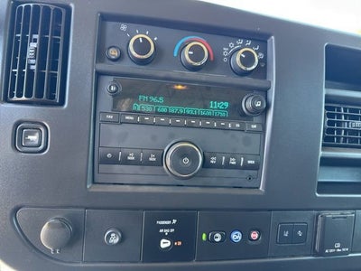 2024 Chevrolet Express Passenger 3500 1LT