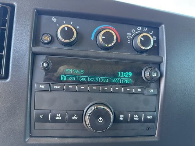 2024 Chevrolet Express Passenger 3500 1LT