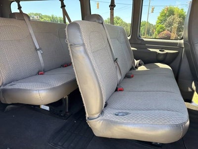 2024 Chevrolet Express Passenger 3500 1LT