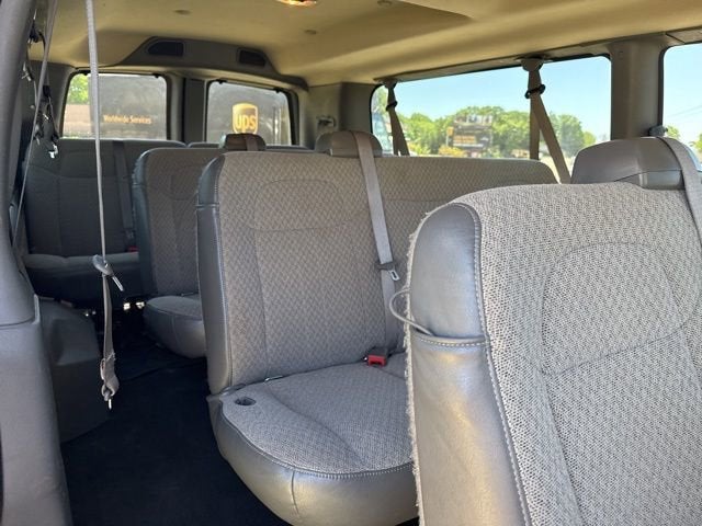 2024 Chevrolet Express Passenger 3500 1LT