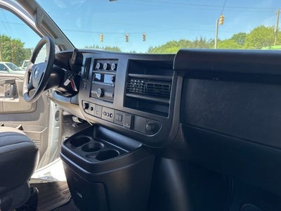 2024 Chevrolet Express Passenger 3500 1LT