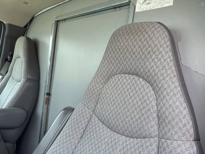 2005 Chevrolet Express Cutaway 3500 C6Y
