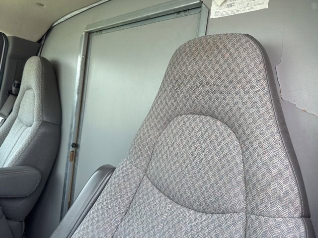 2005 Chevrolet Express Cutaway 3500 C6Y