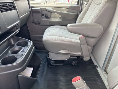 2005 Chevrolet Express Cutaway 3500 C6Y