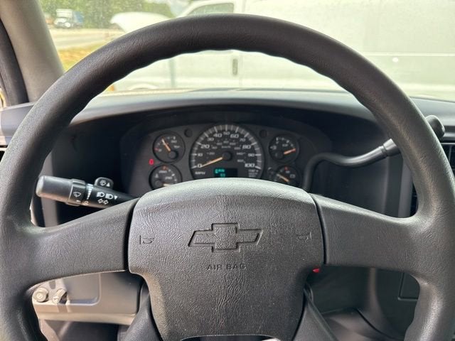 2005 Chevrolet Express Cutaway 3500 C6Y