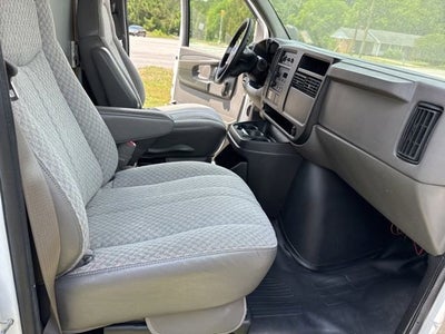 2005 Chevrolet Express Cutaway 3500 C6Y