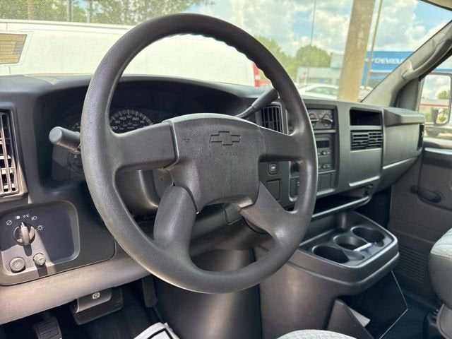 2005 Chevrolet Express Cutaway 3500 C6Y