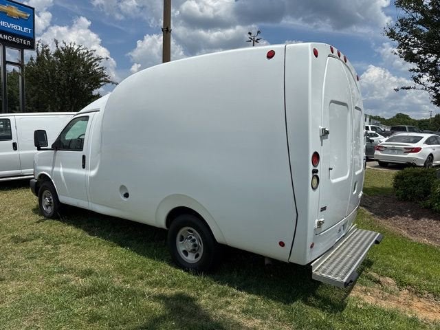 2005 Chevrolet Express Cutaway 3500 C6Y