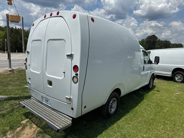 2005 Chevrolet Express Cutaway 3500 C6Y