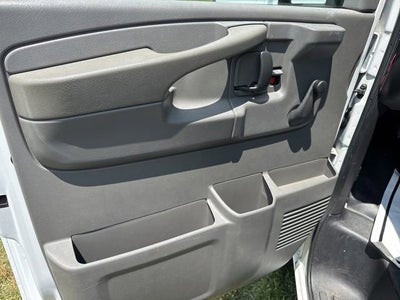 2005 Chevrolet Express Cutaway 3500 C6Y