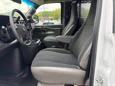 2025 Chevrolet Express Cargo WT