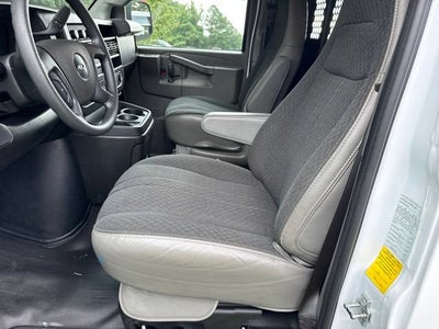 2025 Chevrolet Express Cargo WT