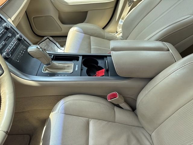 2011 Lincoln MKS Base