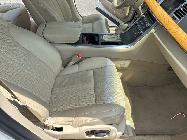 2011 Lincoln MKS Base
