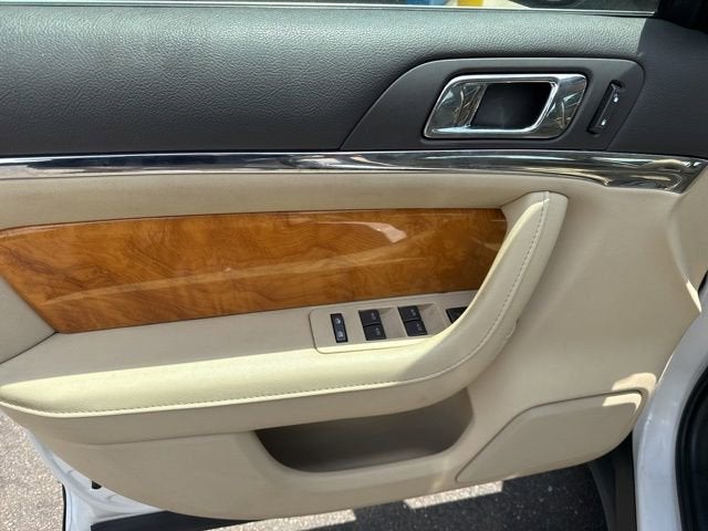 2011 Lincoln MKS Base