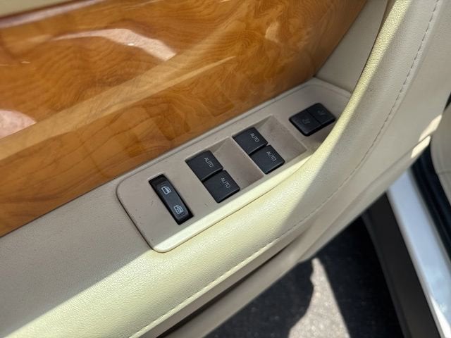 2011 Lincoln MKS Base