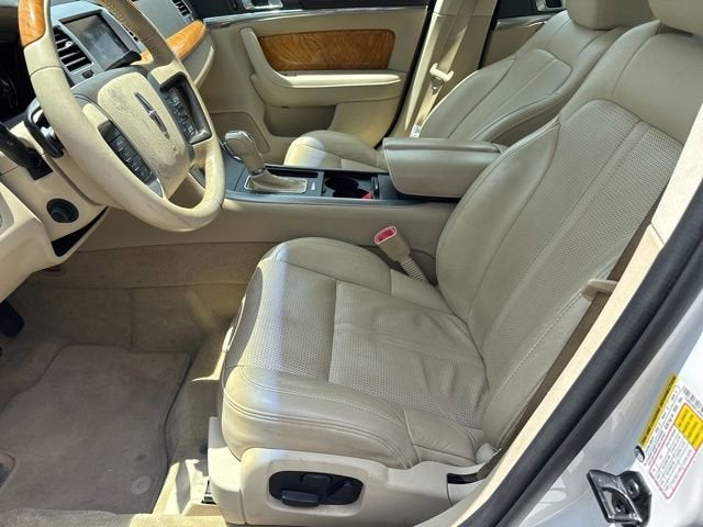 2011 Lincoln MKS Base
