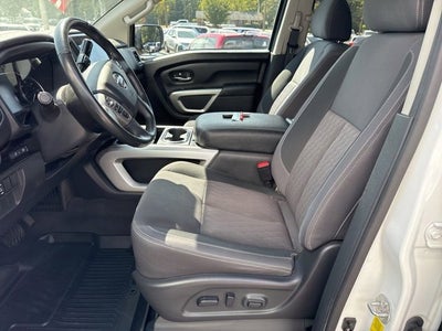 2022 Nissan TITAN Crew Cab SV 4x4