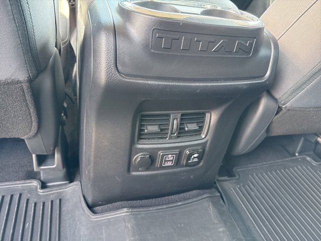 2022 Nissan TITAN Crew Cab SV 4x4