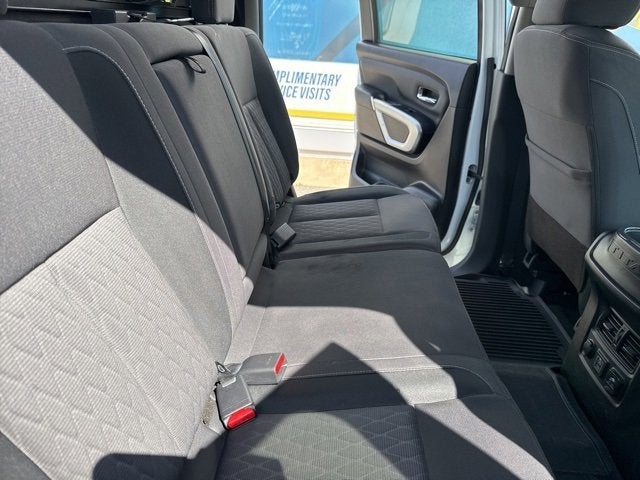 2022 Nissan TITAN Crew Cab SV 4x4