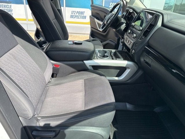 2022 Nissan TITAN Crew Cab SV 4x4