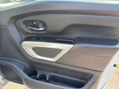 2022 Nissan TITAN Crew Cab SV 4x4