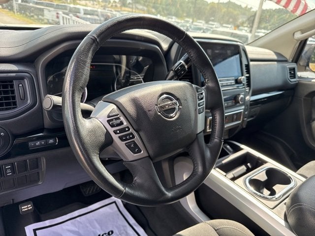 2022 Nissan TITAN Crew Cab SV 4x4