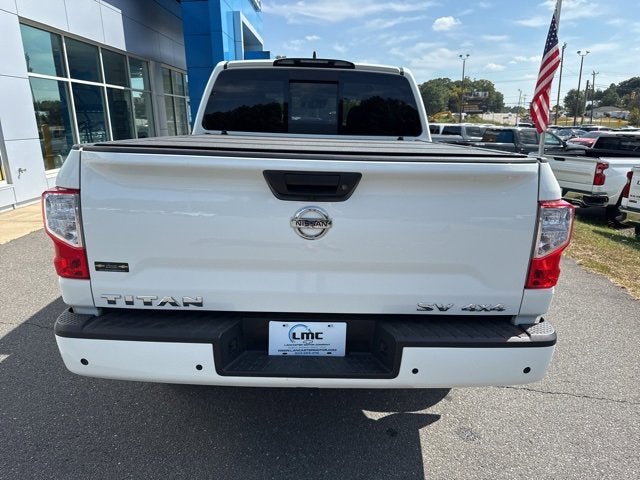 2022 Nissan TITAN Crew Cab SV 4x4