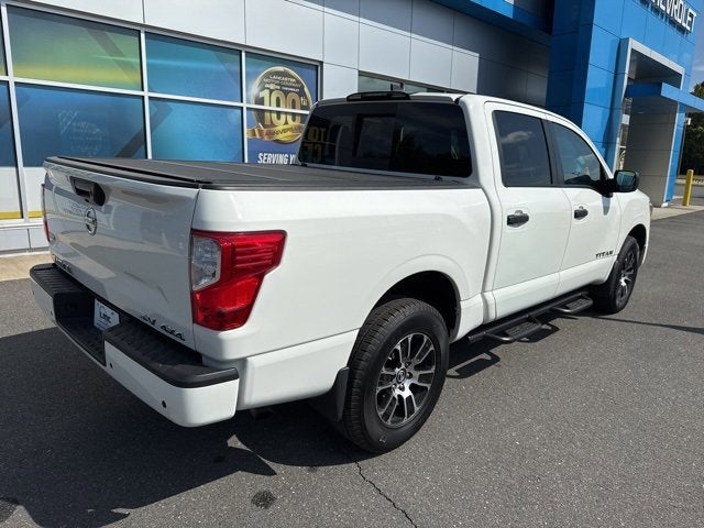 2022 Nissan TITAN Crew Cab SV 4x4