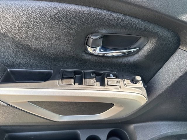 2022 Nissan TITAN Crew Cab SV 4x4