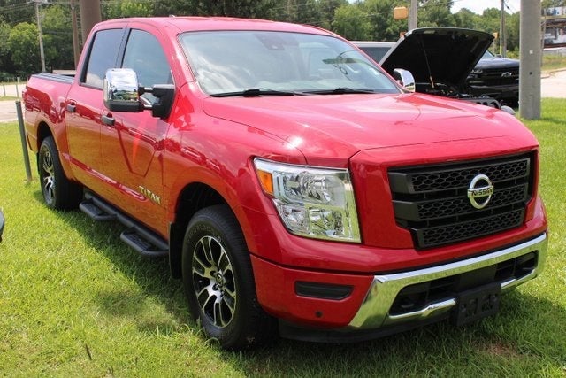 2022 Nissan TITAN Crew Cab SV 4x4