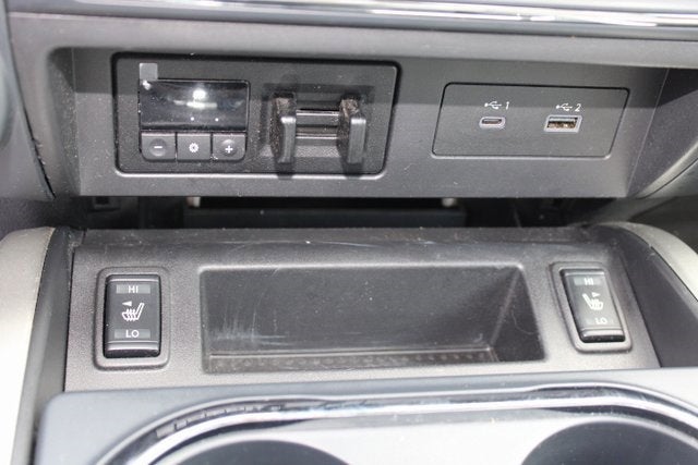 2022 Nissan TITAN Crew Cab SV 4x4