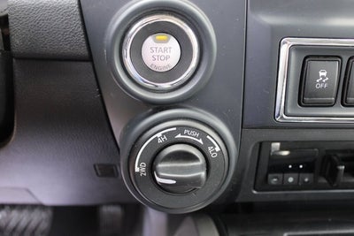 2022 Nissan TITAN Crew Cab SV 4x4