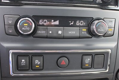 2022 Nissan TITAN Crew Cab SV 4x4