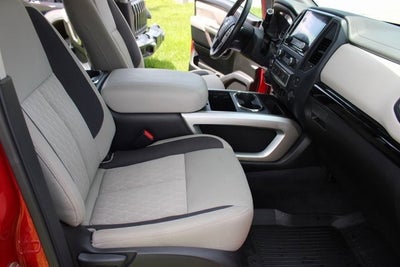 2022 Nissan TITAN Crew Cab SV 4x4