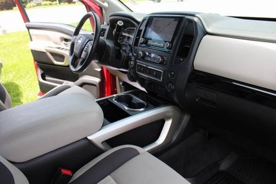2022 Nissan TITAN Crew Cab SV 4x4