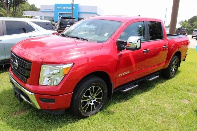 2022 Nissan TITAN Crew Cab SV 4x4